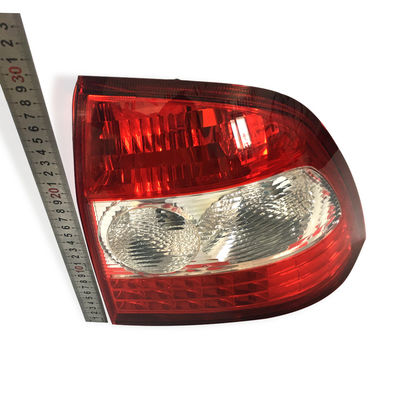 Peças plásticas automotivas personalizadas para faróis com dimensão estável e boa resistência às intempéries