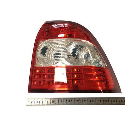 Peças plásticas automotivas personalizadas para faróis com dimensão estável e boa resistência às intempéries