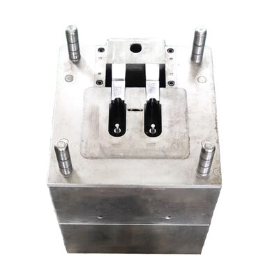 Rongde Mould Custom PP Acessórios de automóveis Fornecedor de moldes de injecção de plástico 33 anos de experiência Produtor de moldes de injecção