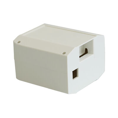 Produtos eletrónicos isolados em branco fosco para dispositivos de alimentação